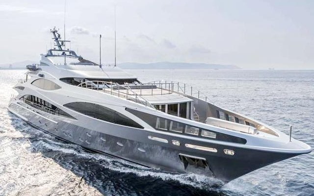 yate-Benetti-Panthera.jpg