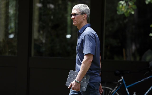 tim-cook-casual.jpg