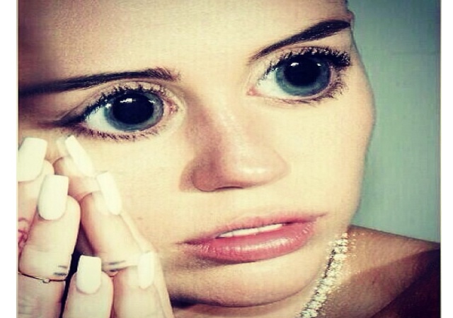 miley-cyrus-ojos.jpg