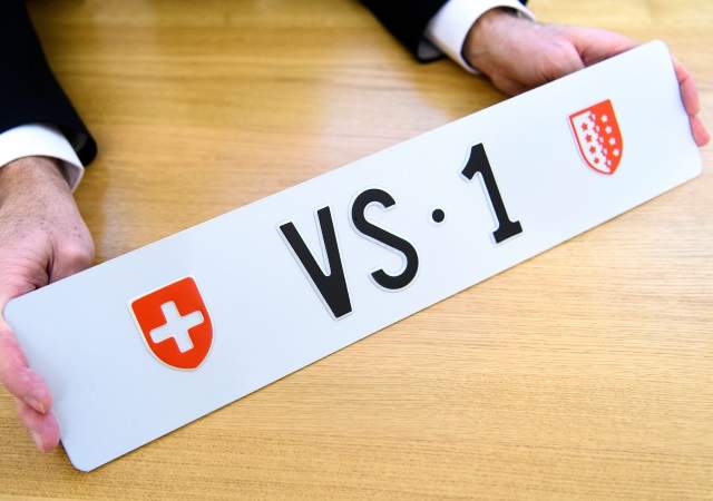 matricula-suiza-1.jpg