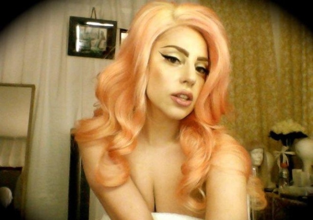 gaga-pelirroja.jpg