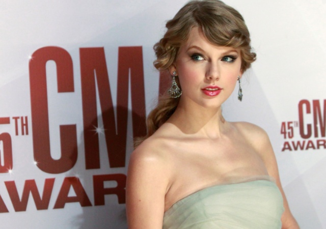 taylorswift1.jpg