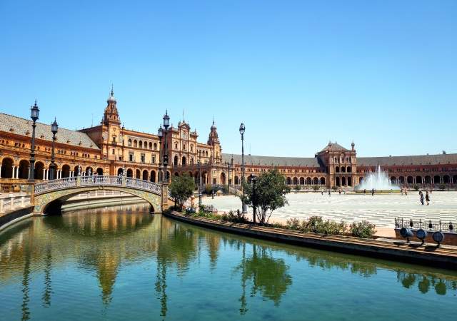 plaza-espana-sevilla.jpg