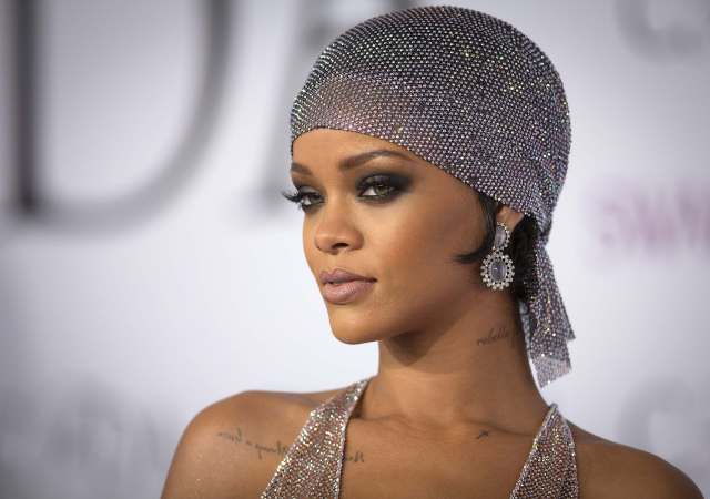 rihanna-cfda2014-reuters.jpg