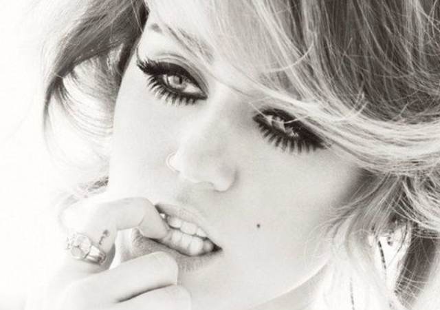 miley-cyrus-twitter.jpg