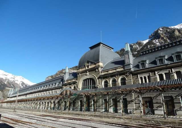 estacion-canfranc-hotel-lujo-ingennus-1.jpg