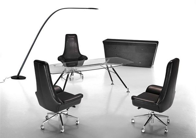mobiliario Aston Martin portada.jpg