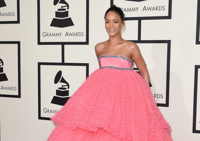 rihanna-vestido-grammys.jpg
