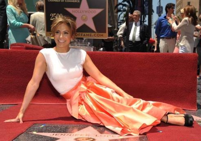 jenniferlopez-paseodelafama-efe.jpg
