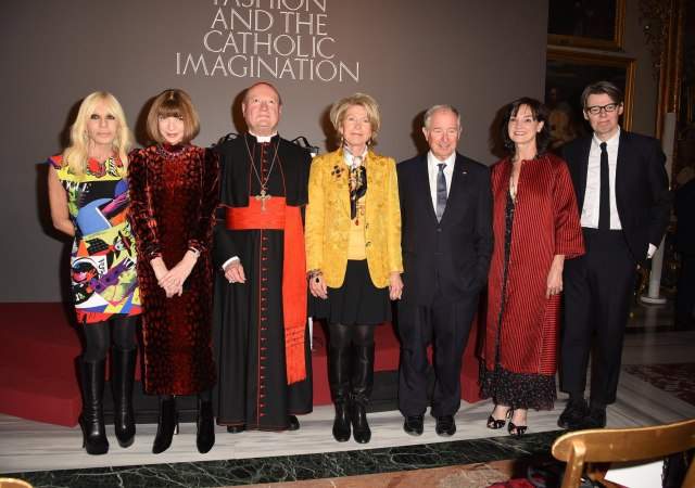 moda-iglesia-arte-facebook-met-1.jpg
