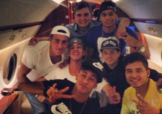 neymar-avion.jpg