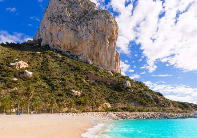 alicante-calas-3-dreamstime.jpg