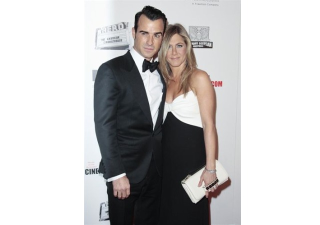 jenniferaniston-justintheroux-reuters.jpg
