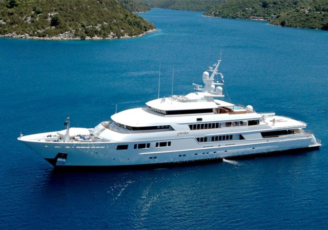 yate-lady-moura.jpg