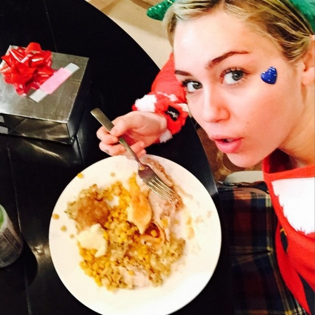 miley-cyrus-comida.jpg