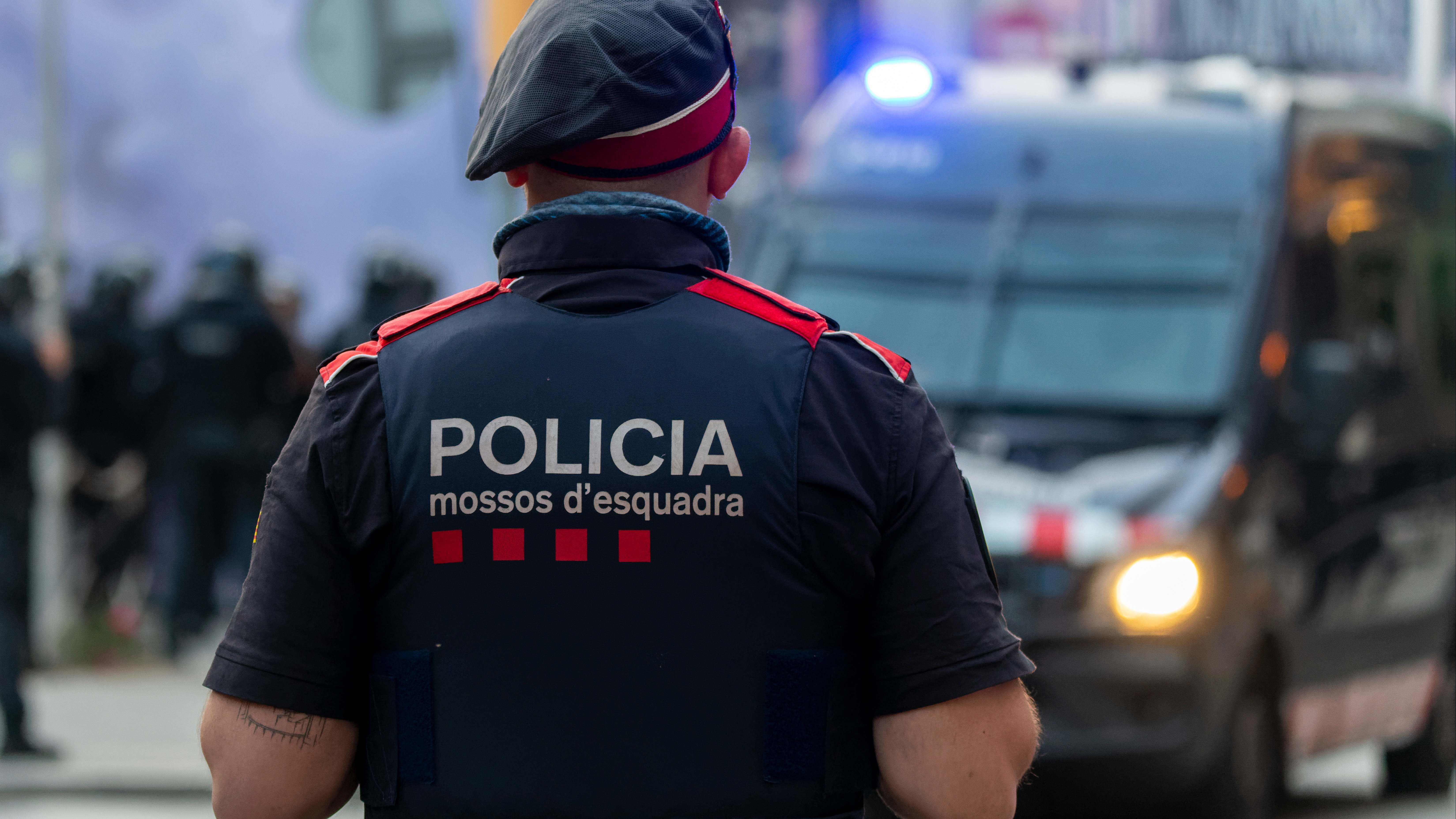 Detenido por intentar apuñalar a una mujer en el Prat