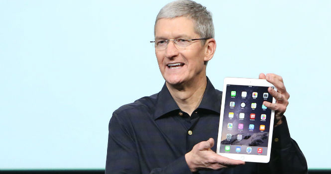 tim-cook-ipad.jpg