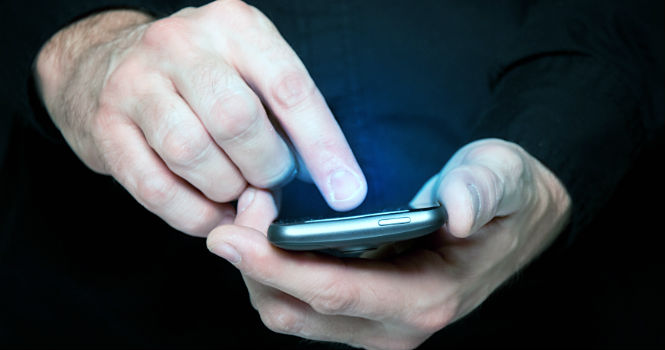smartphone-manos.jpg