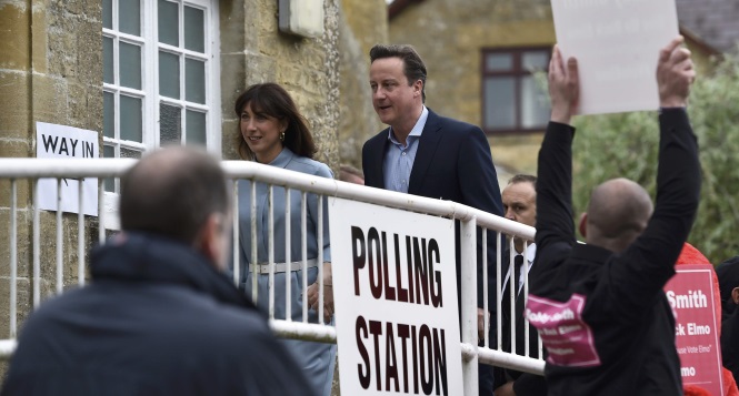 cameron-votando.jpg