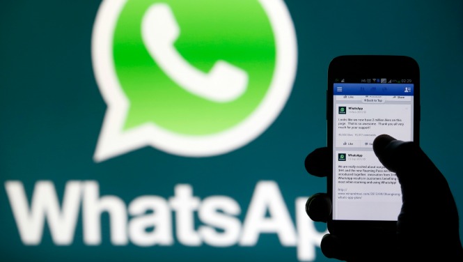 whatsapp-movil-mano.jpg