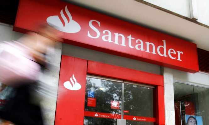 Santander-entrada-banco-665.jpg