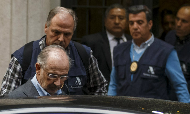 rato-detenido-665400.jpg