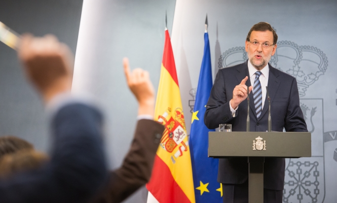 rajoy-habla-depie.jpg
