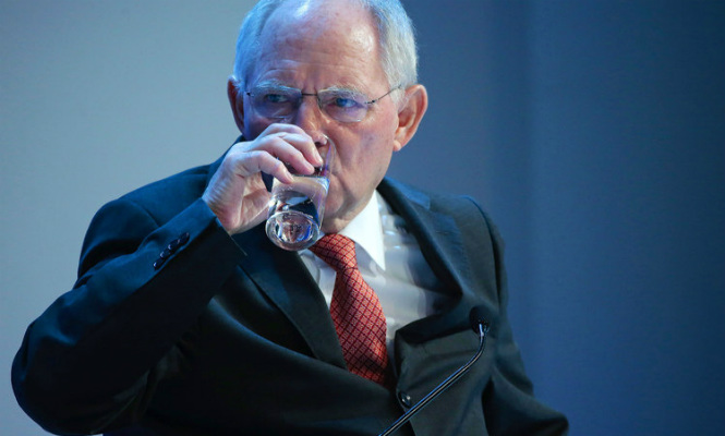 schauble-agua-traga.jpg