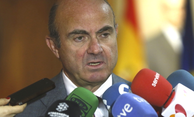 guindos-luis-de-microfonos.jpg