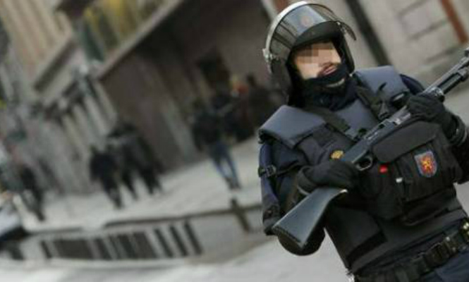 policia-chaleco-grafeno.jpg