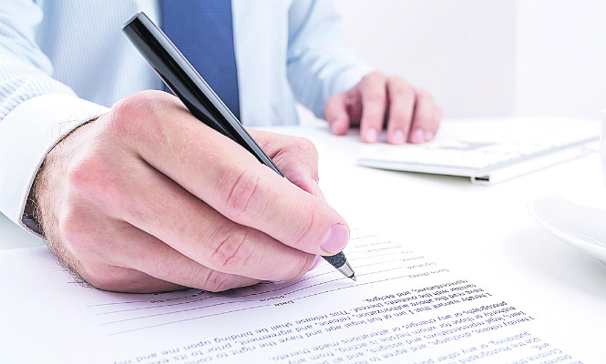 mano-firma-documento-665400.jpg