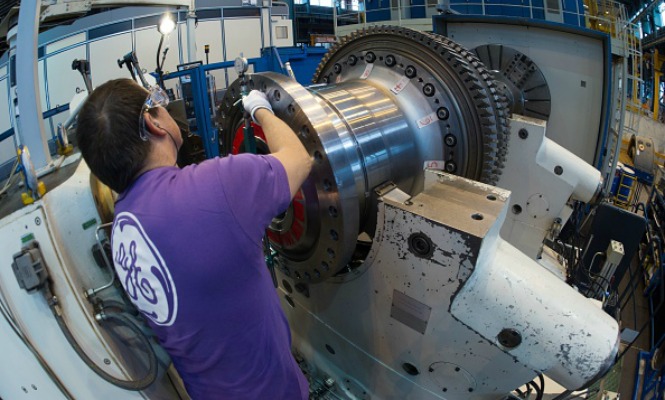 general-electric-trabajador.jpg