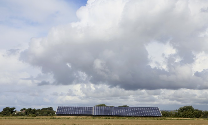 panel-solar-nube.jpg