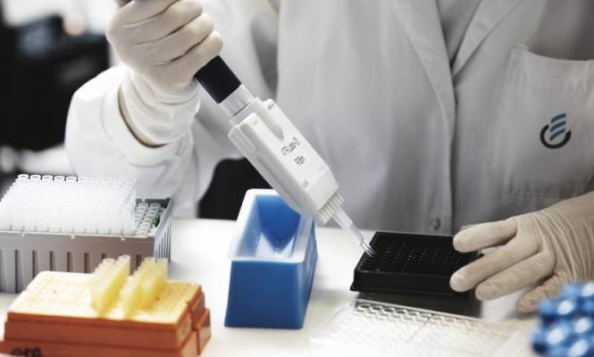 almirall-laboratorio-665.jpg