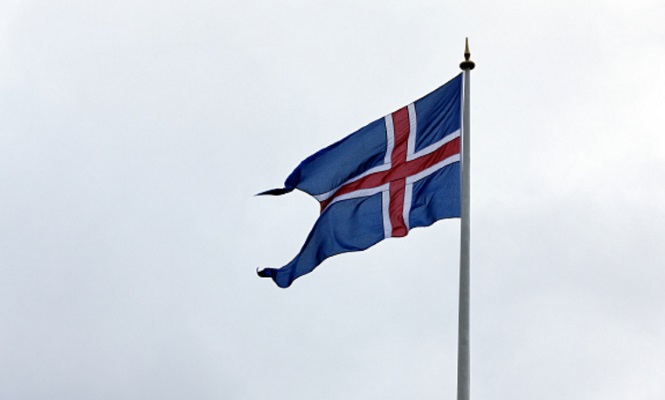 islandia-bandera-deuda.jpg