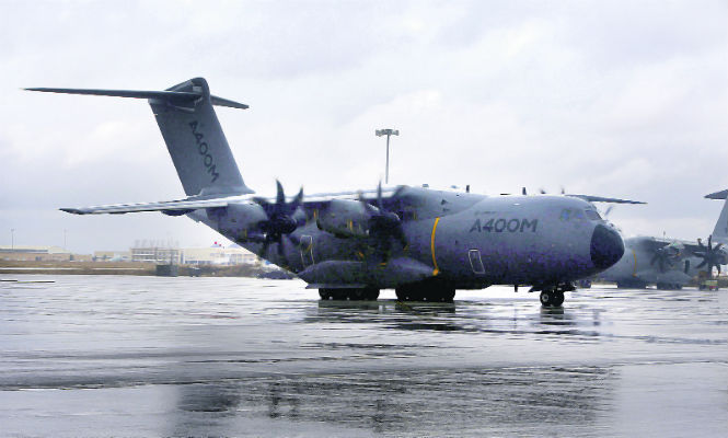 a400m-lluvia-apron-665400.jpg