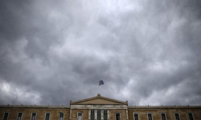 grecia-nubes-bandera.jpg