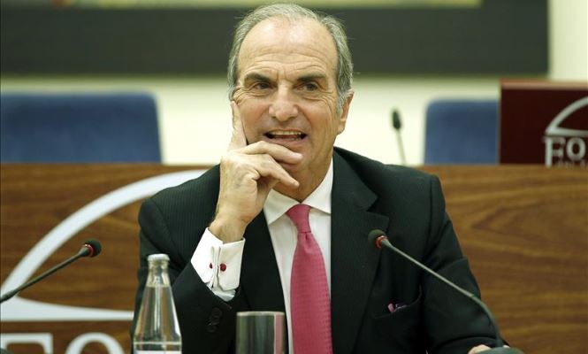 gay-montella-joaquim-efe-665.jpg