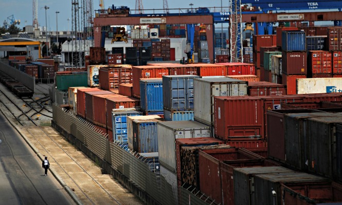 puerto-mercancias-barco-contenedor.jpg
