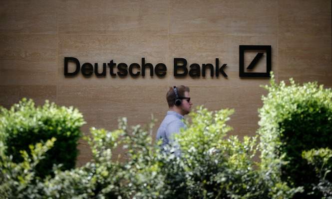 deutsche-bank-hombre-cascos.jpg