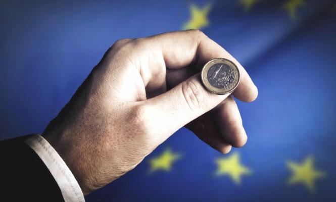 euro_mano_UE.JPG