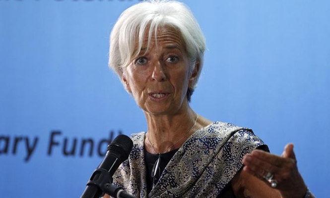 lagarde-fondo-azul.jpg