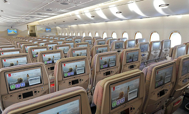 avion-emirates-665400.jpg