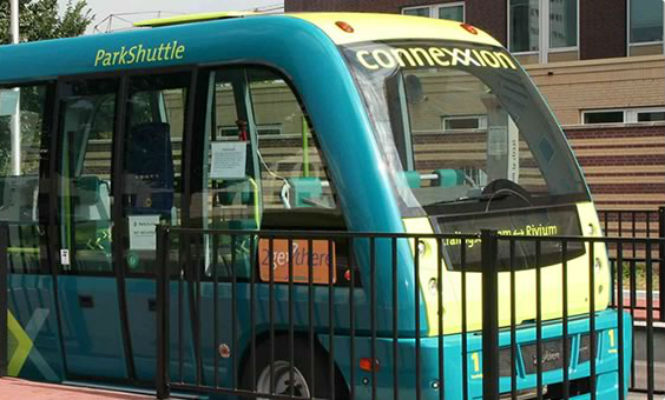 robobus-665400.jpg
