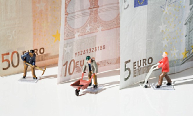trabajadores-billetes.jpg