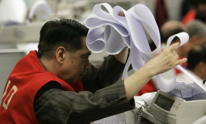 bolsa-china-broker-papeles.jpg