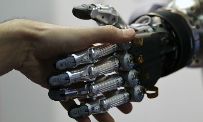 mano-robot.jpg