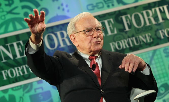 warren-buffet-mano.jpg