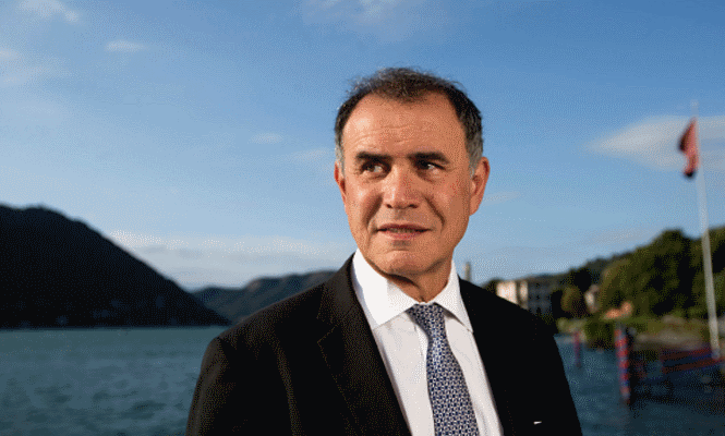 roubini-mar-detras.gif