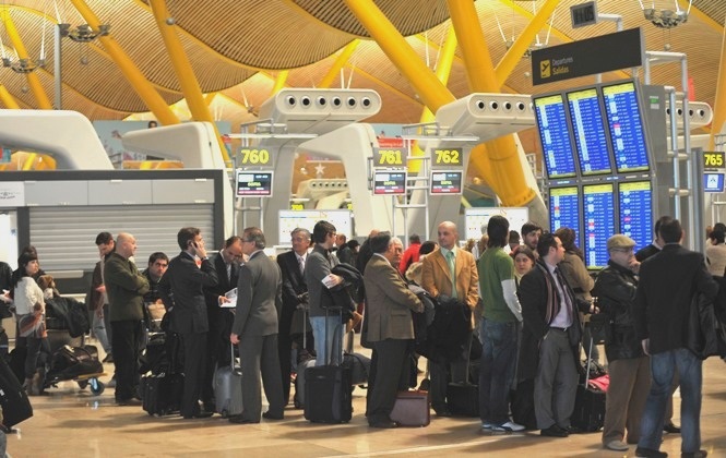 aeropuerto-barajas-gente.jpg